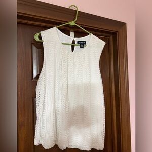 Liz Claiborne White Sleeveless Top